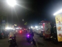 Trotoar di Sipon Dipenuhi PKL, Diduga Menyalahgunakan Fungsi Fasilitas Publik