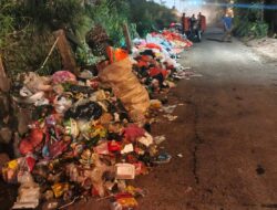 Bahu Jalan Dijadikan Titik Loading Sampah, Warga Pondok Bahar Desak Pemerintah Sediakan Fasilitas Resmi yang Tertata