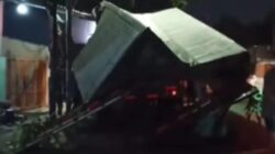 Diduga Akibat Jalan Ambles, Truk Box Ekspedisi Kecelakaan di Neglasari