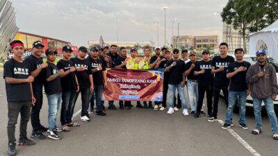 DPW AMKEI Tangerang Raya Bagikan Takjil Gratis di Perempatan Symphony Gading Serpong