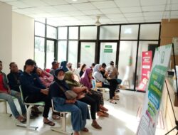 Pasien RS Sari Asih Arrahman Kota Tangerang Keluhkan Antrean Obat Berjam-jam Tanpa Petugas