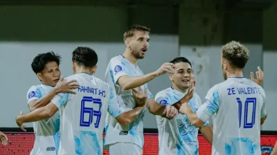 PSIM Tahan Imbang Semen Padang Meski Bermain dengan 10 Pemain