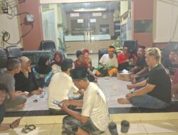 Lenong Cikiwir Kedaung Baru Matangkan Persiapan Tampil Di Acara Masa Bakti Lurah
