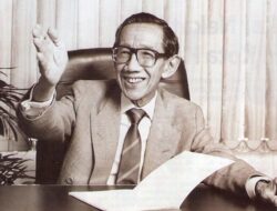 OPINI : Ekonomi Menyimpang, Warisan Sumitro yang Ditinggalkan?