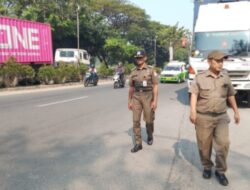 Trantib Kecamatan Batuceper Gelar Patroli Wilayah, Tegur Sopir Truk yang Parkir di Bahu Jalan Daan Mogot