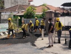 Dinas PUPR Kota Tangerang Aspal Jalan H. Kimung Belendung, Warga Sambut Positif Peningkatan Infrastruktur